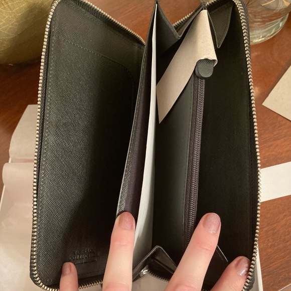 NWT VERSACE— Zip Around Black Leather Wallet/Agenda - Picture 6 of 16